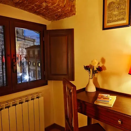 The Flora And Florian - The Feeling Of Touching The Duomo Apartment
